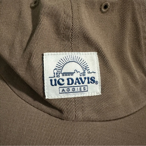 🔥TODAY ONLY🔥 UC Davis Hat - Picture 4 of 4